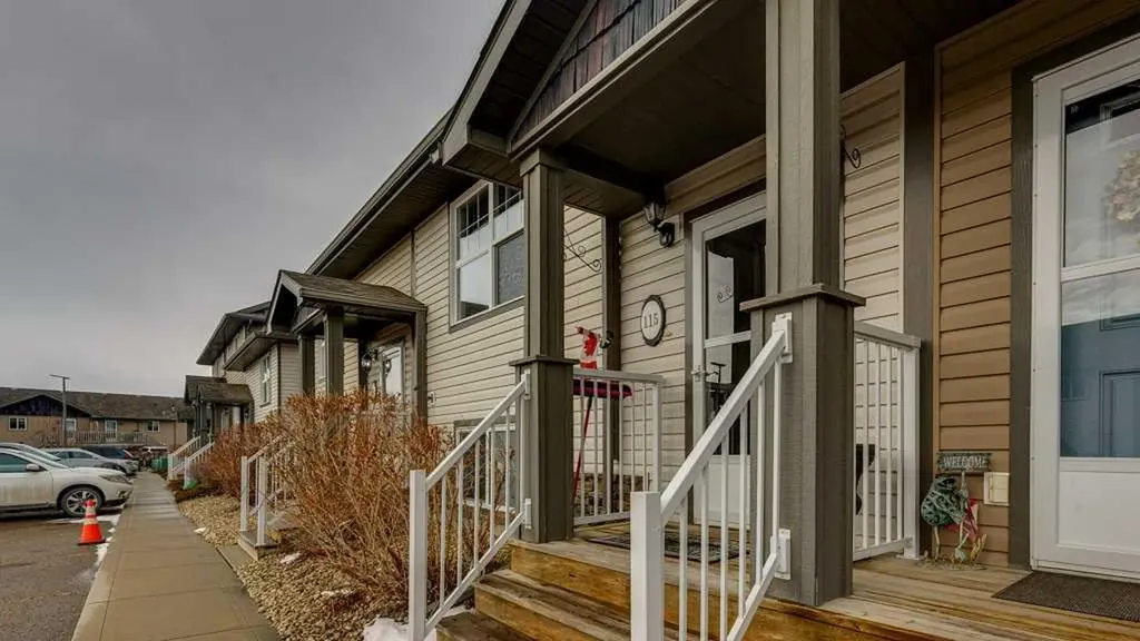 115 Redwood Boulevard Springbrook AB T4S 0J5