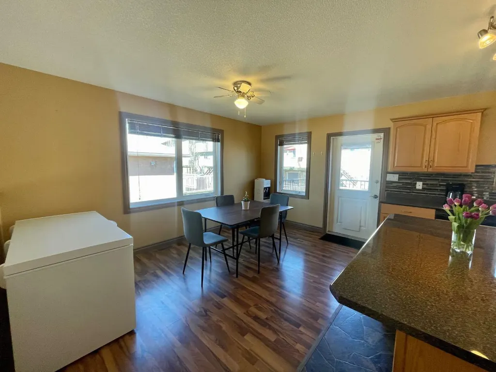 4108 16 Avenue Edson AB T7E 0A5