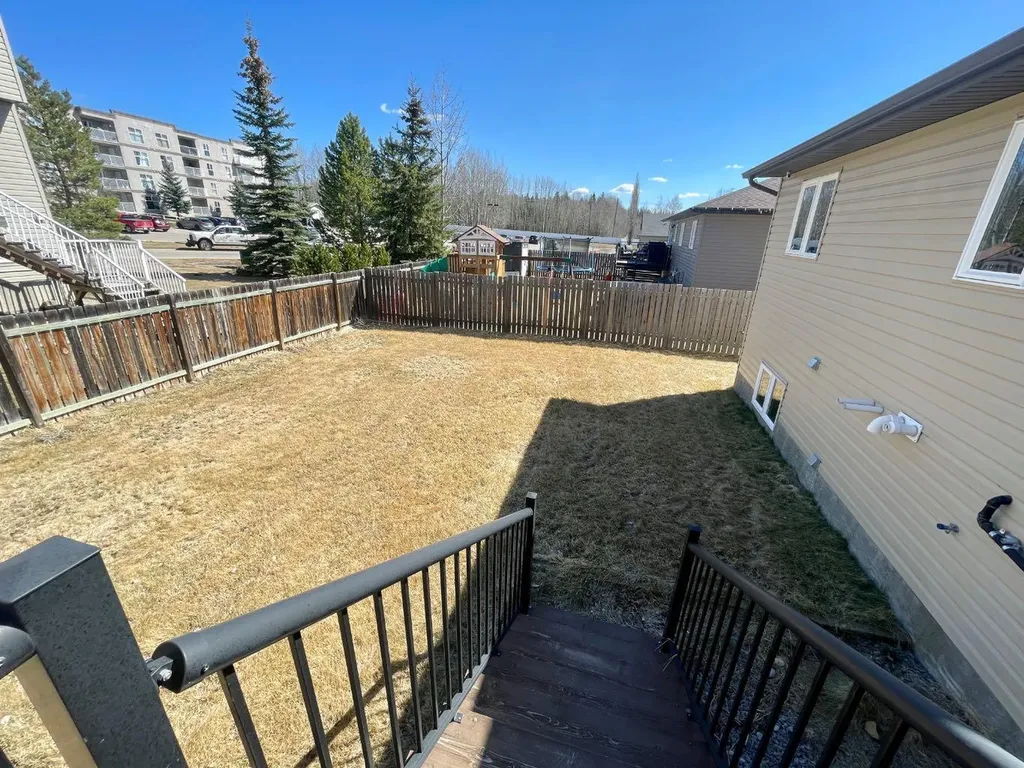 4108 16 Avenue Edson AB T7E 0A5