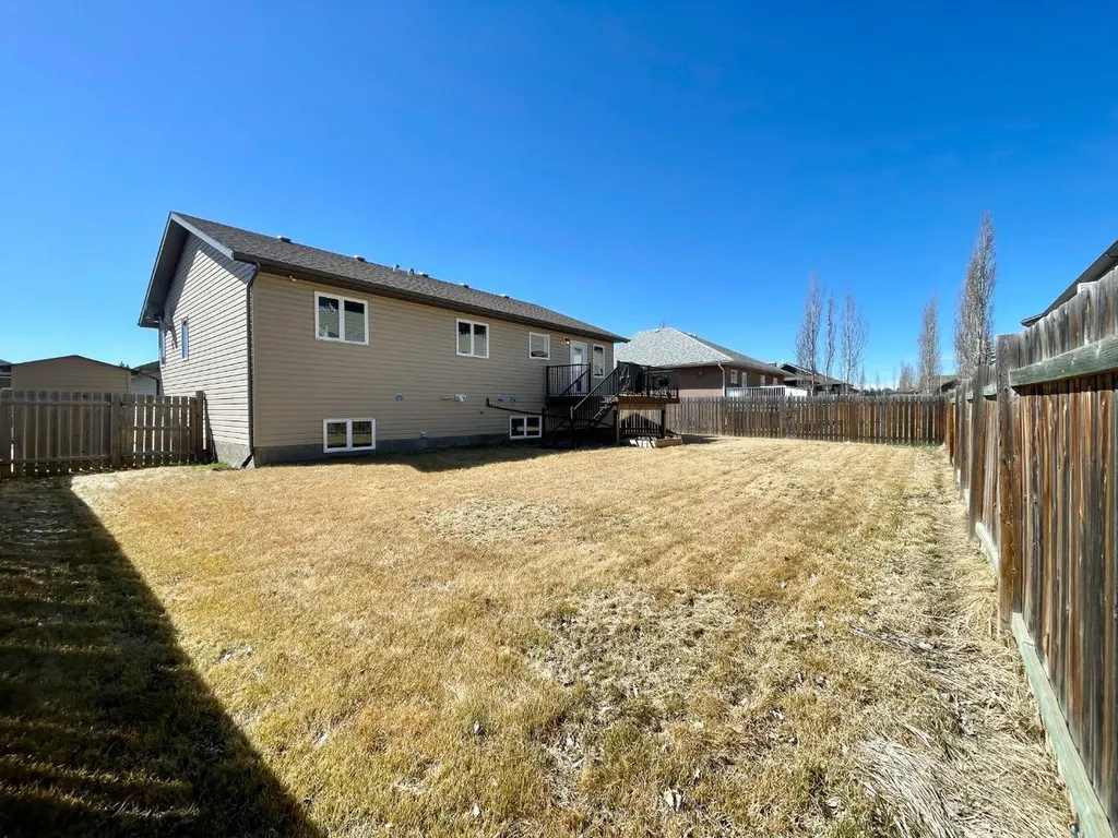 4108 16 Avenue Edson AB T7E 0A5