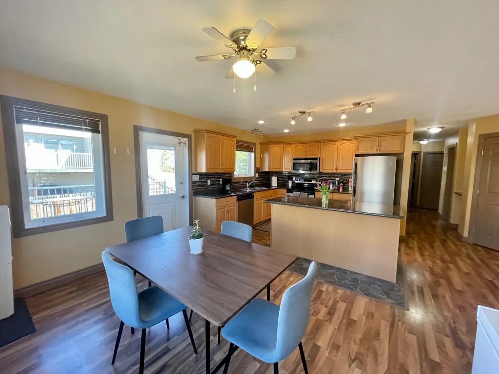 4108 16 Avenue Edson AB T7E 0A5