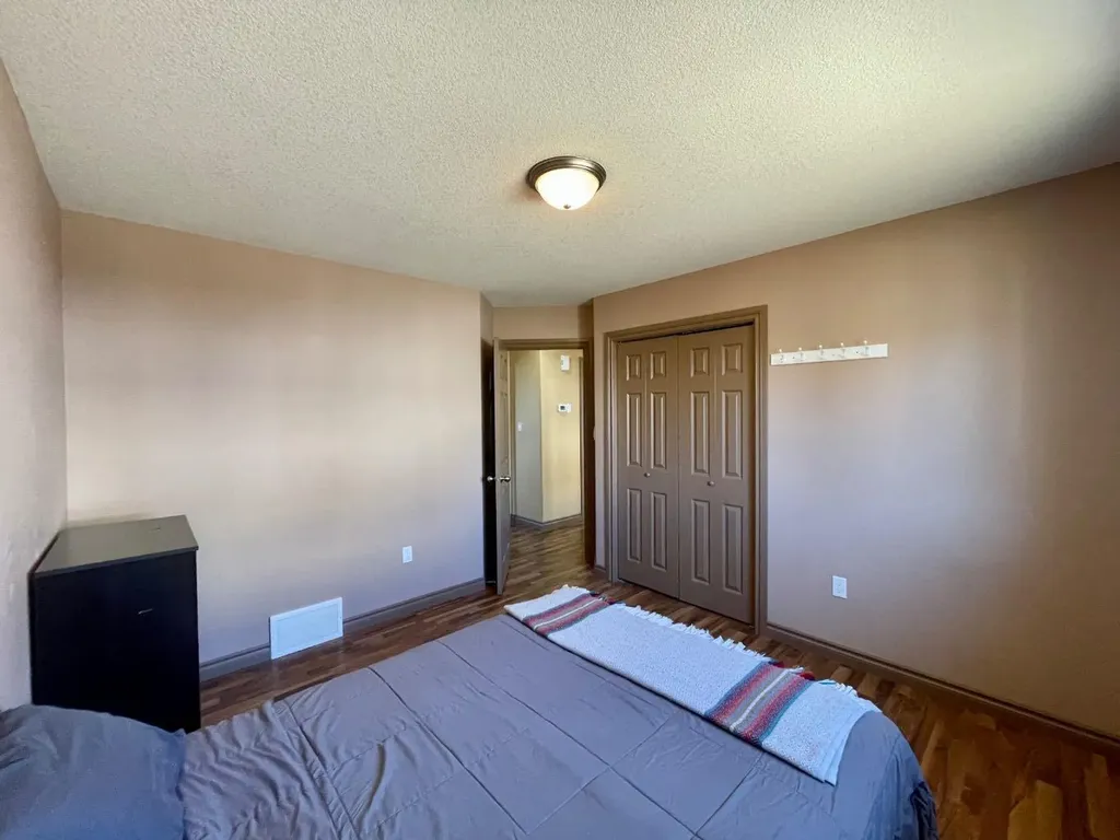 4108 16 Avenue Edson AB T7E 0A5