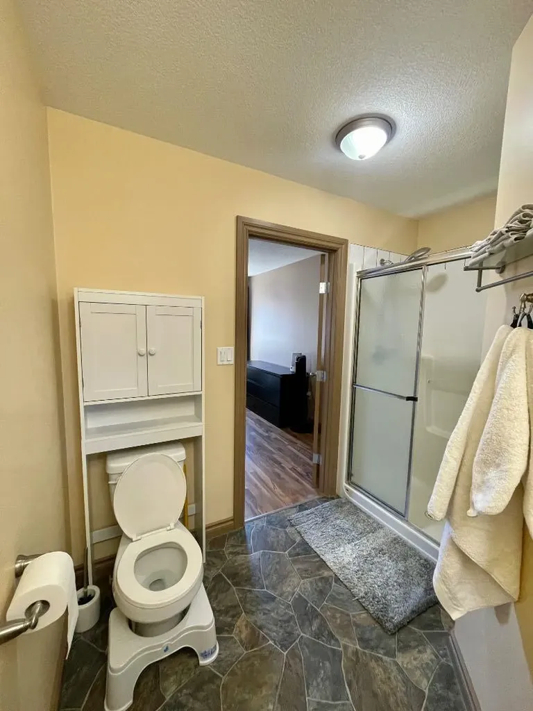 4108 16 Avenue Edson AB T7E 0A5