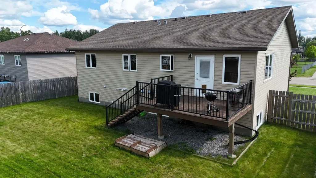 4108 16 Avenue Edson AB T7E 0A5