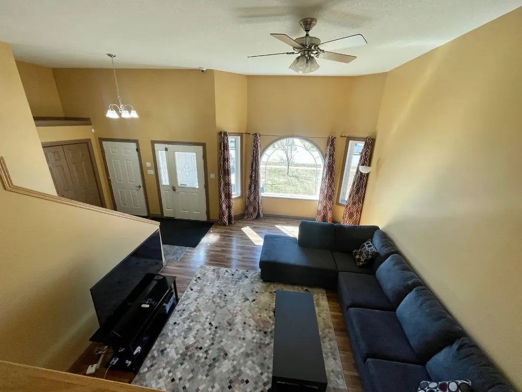4108 16 Avenue Edson AB T7E 0A5