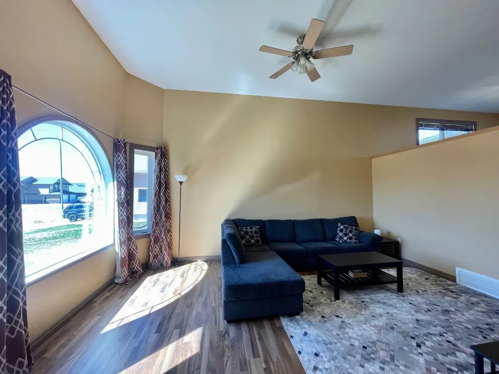 4108 16 Avenue Edson AB T7E 0A5