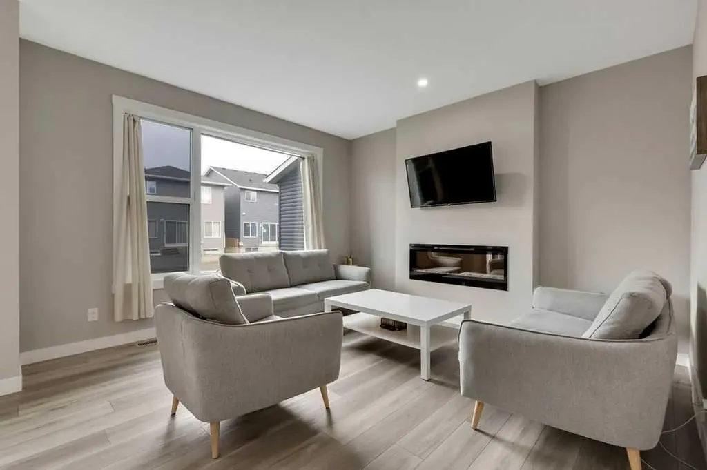 216 Creekstone Row SW Calgary AB T2X4Y5