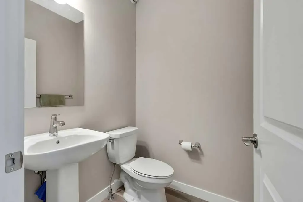 216 Creekstone Row SW Calgary AB T2X4Y5