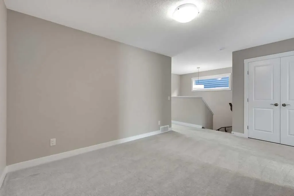 216 Creekstone Row SW Calgary AB T2X4Y5