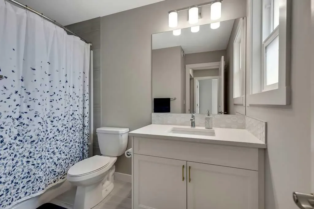 216 Creekstone Row SW Calgary AB T2X4Y5