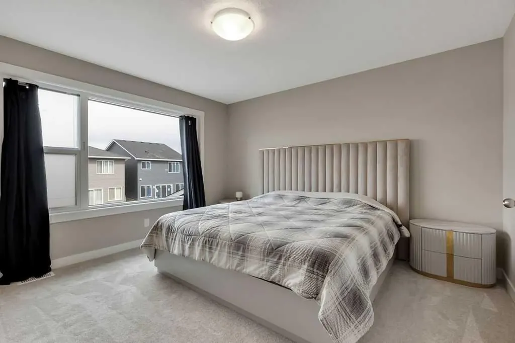 216 Creekstone Row SW Calgary AB T2X4Y5