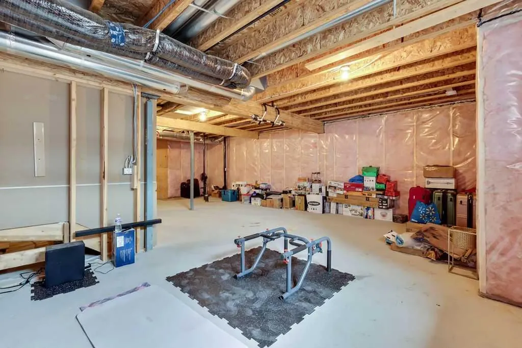 216 Creekstone Row SW Calgary AB T2X4Y5