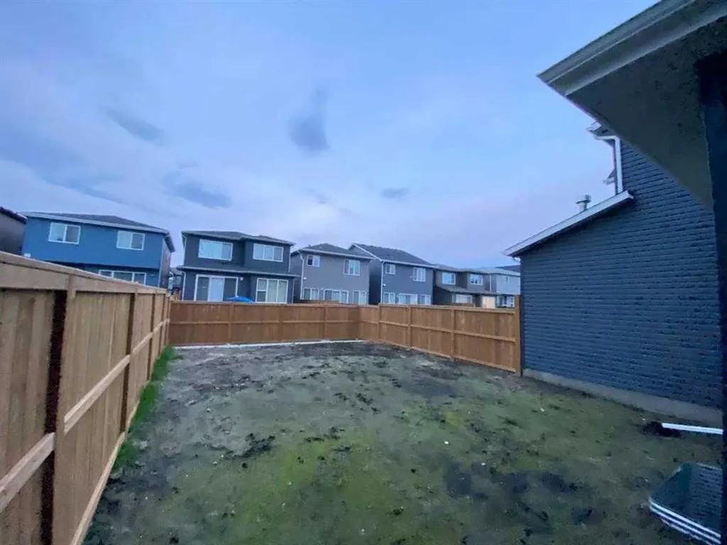 216 Creekstone Row SW Calgary AB T2X4Y5