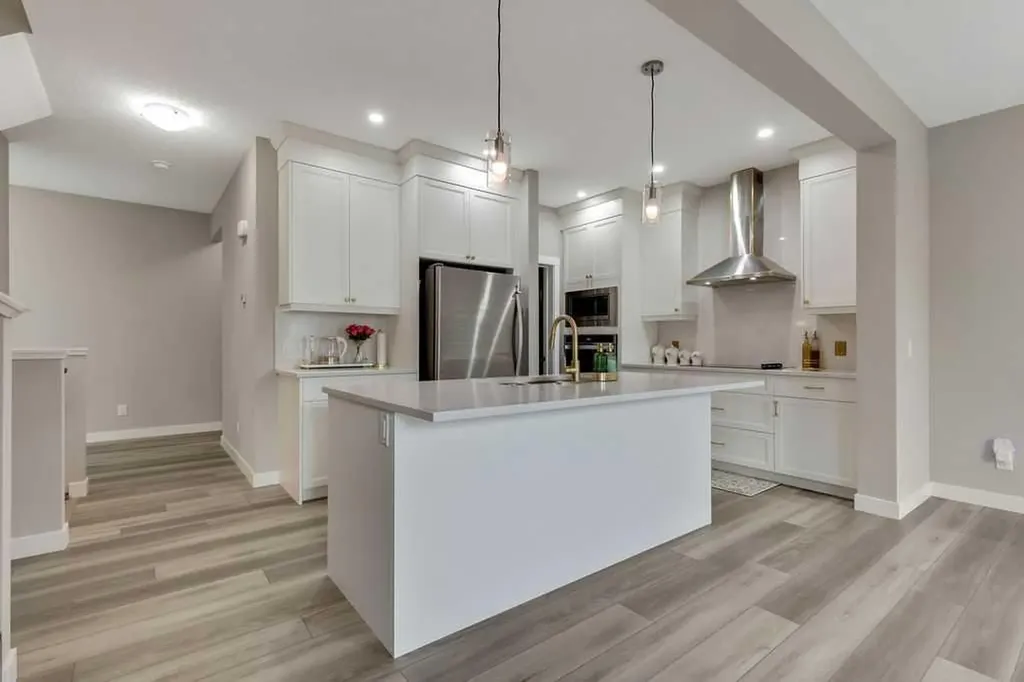 216 Creekstone Row SW Calgary AB T2X4Y5