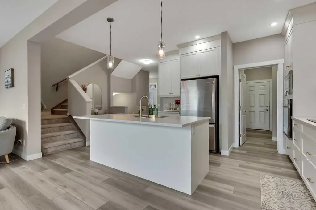 216 Creekstone Row SW Calgary AB T2X4Y5