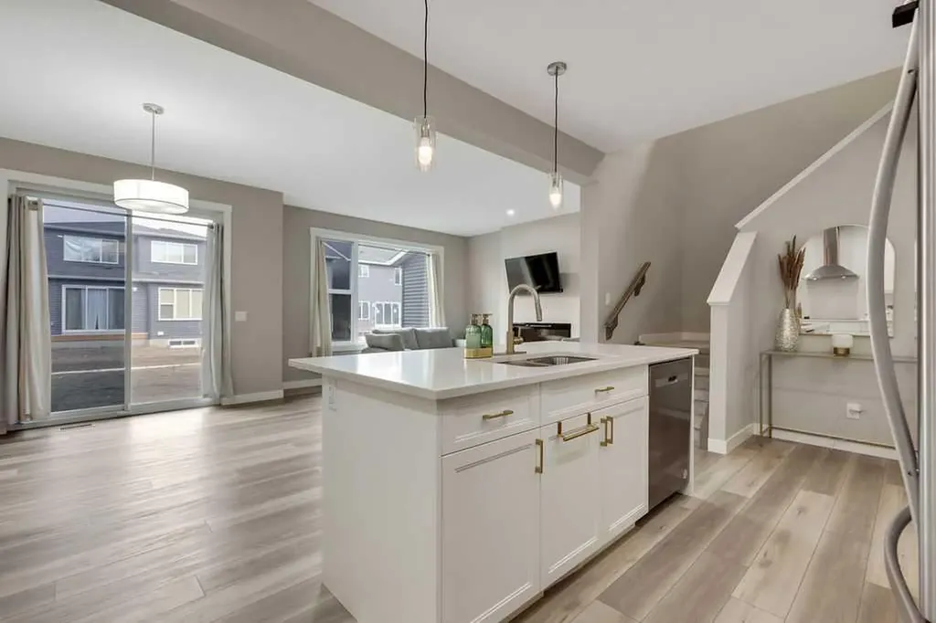 216 Creekstone Row SW Calgary AB T2X4Y5