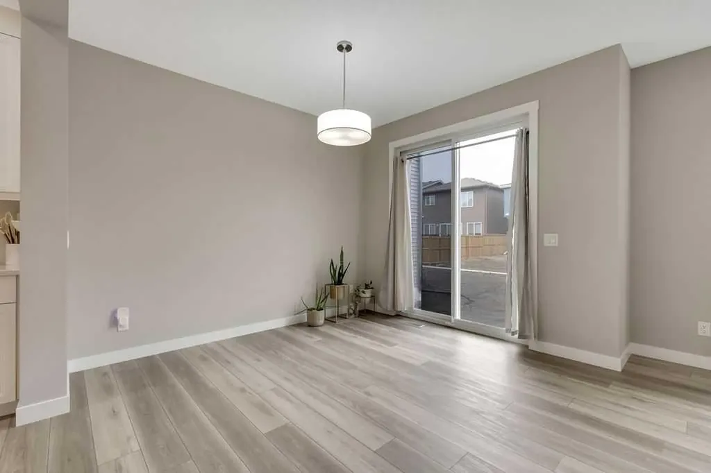 216 Creekstone Row SW Calgary AB T2X4Y5