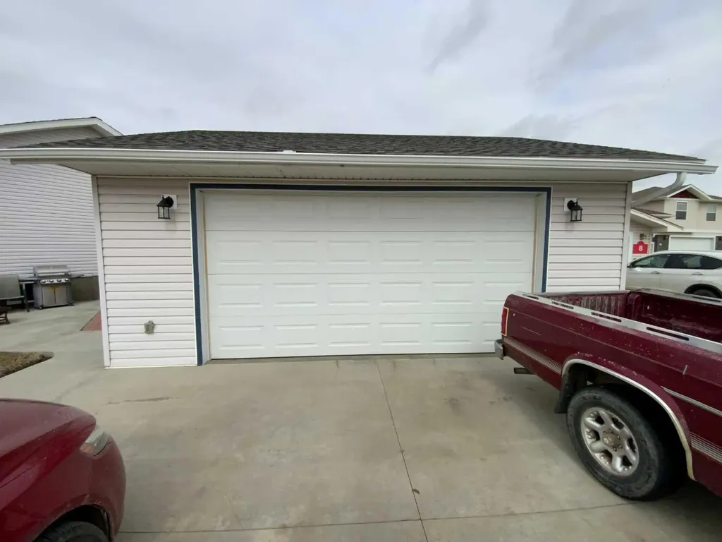 6 Cherry Lane SE Three Hills AB T0M 2A0