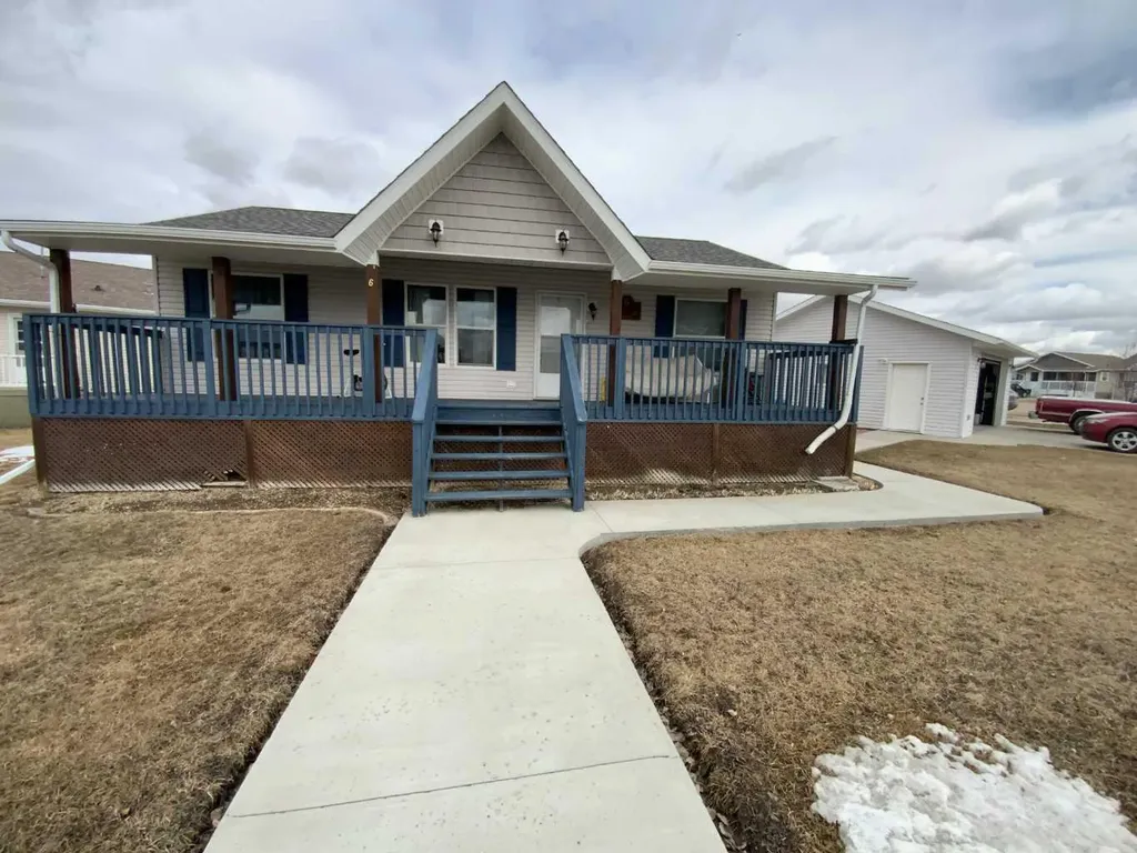 6 Cherry Lane SE Three Hills AB T0M 2A0