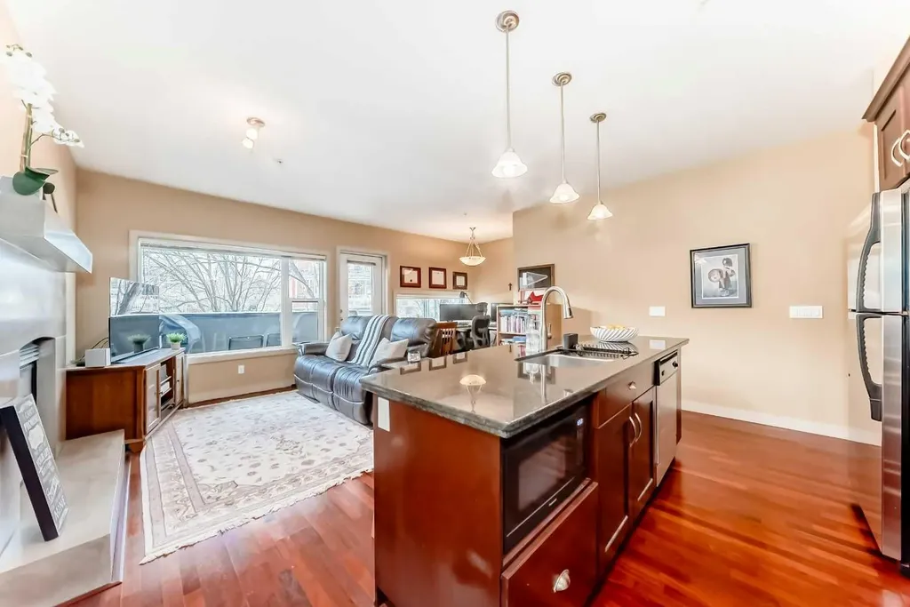 1828 14 Street SW Calgary AB T2T 3S9