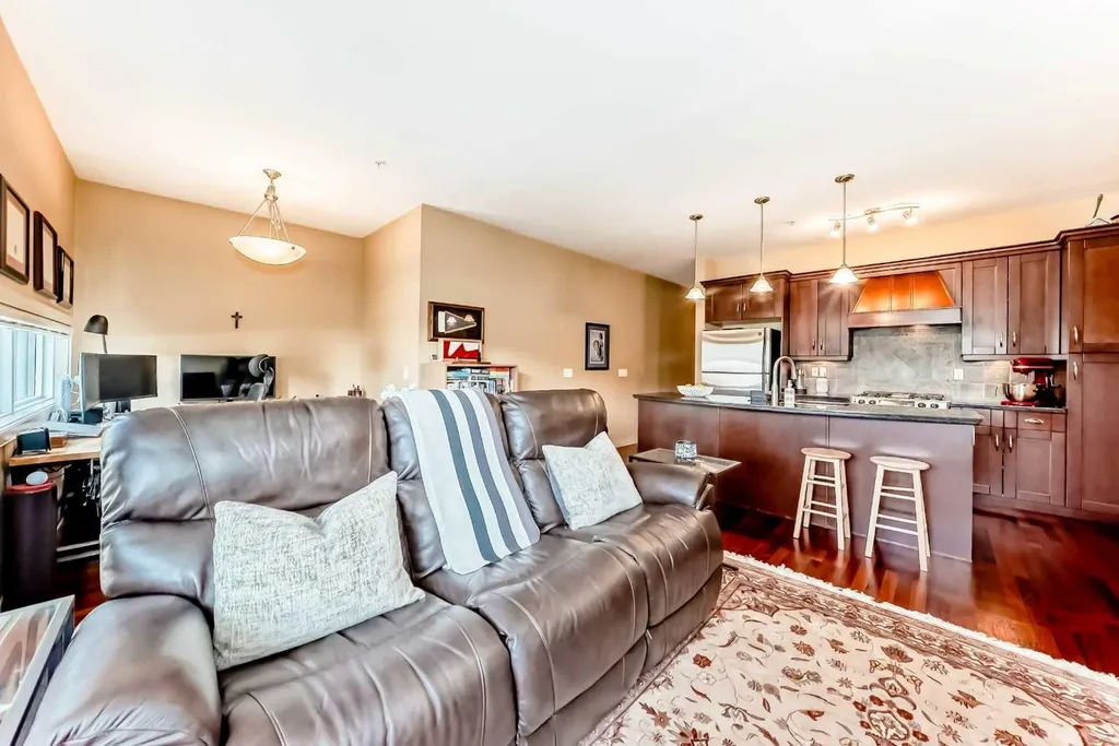 1828 14 Street SW Calgary AB T2T 3S9