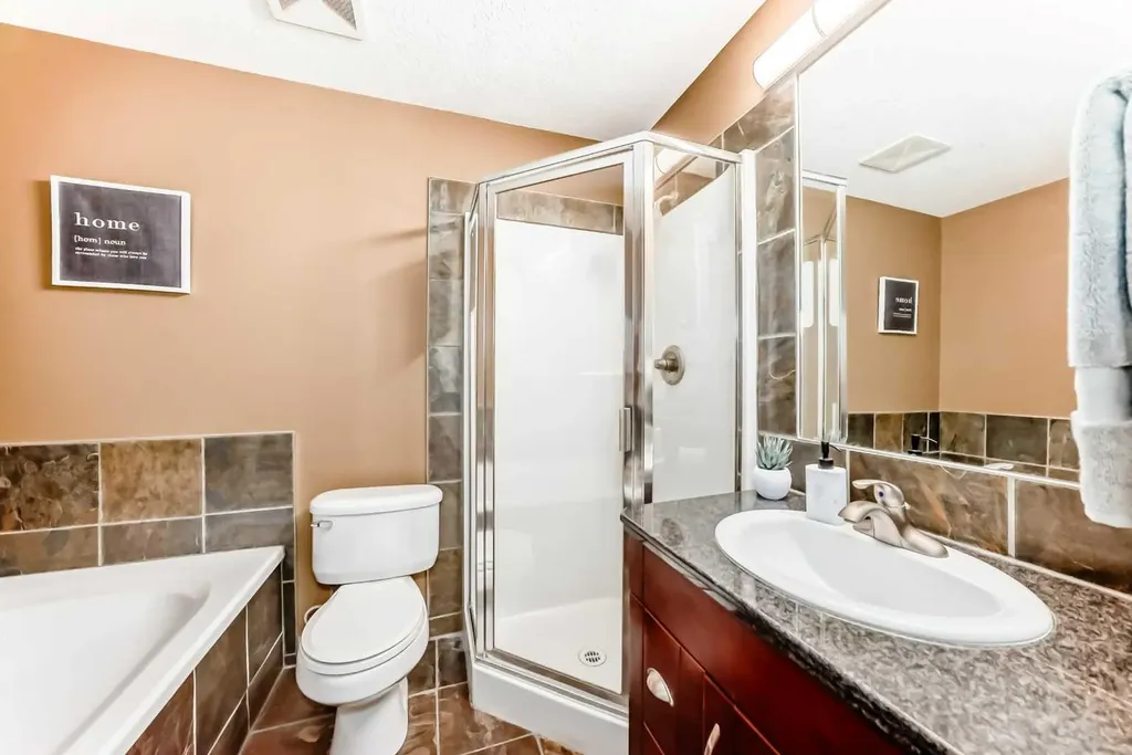 1828 14 Street SW Calgary AB T2T 3S9