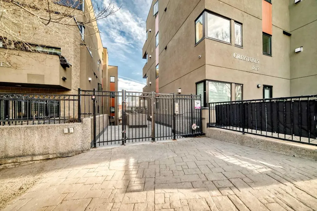 1828 14 Street SW Calgary AB T2T 3S9