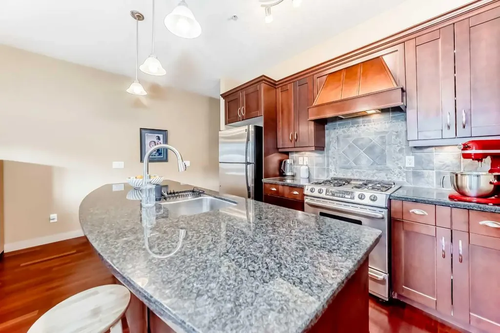 1828 14 Street SW Calgary AB T2T 3S9