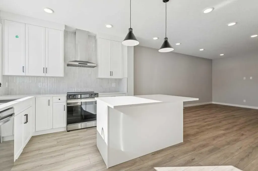335 Fireside Drive Cochrane AB T4C 3E1