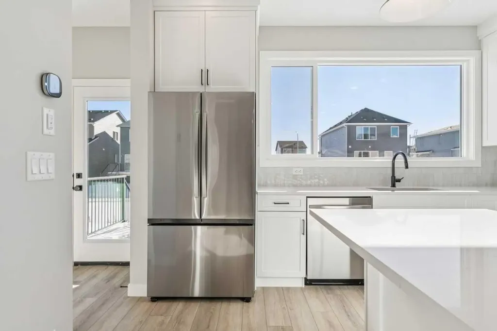 335 Fireside Drive Cochrane AB T4C 3E1