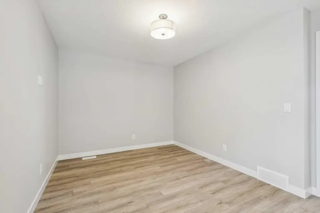 335 Fireside Drive Cochrane AB T4C 3E1