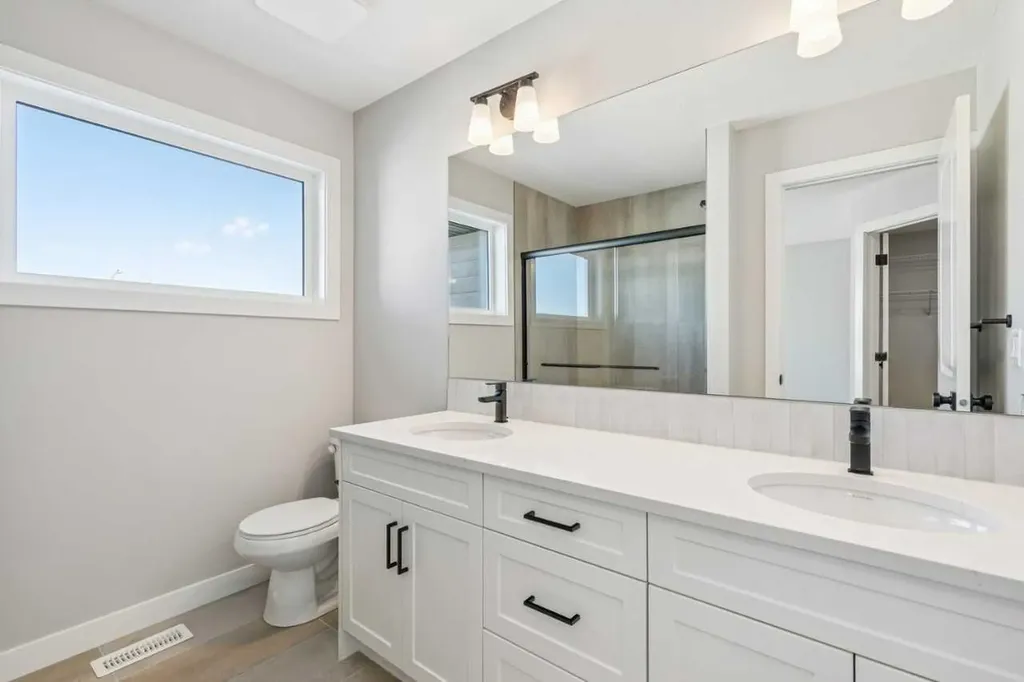 335 Fireside Drive Cochrane AB T4C 3E1