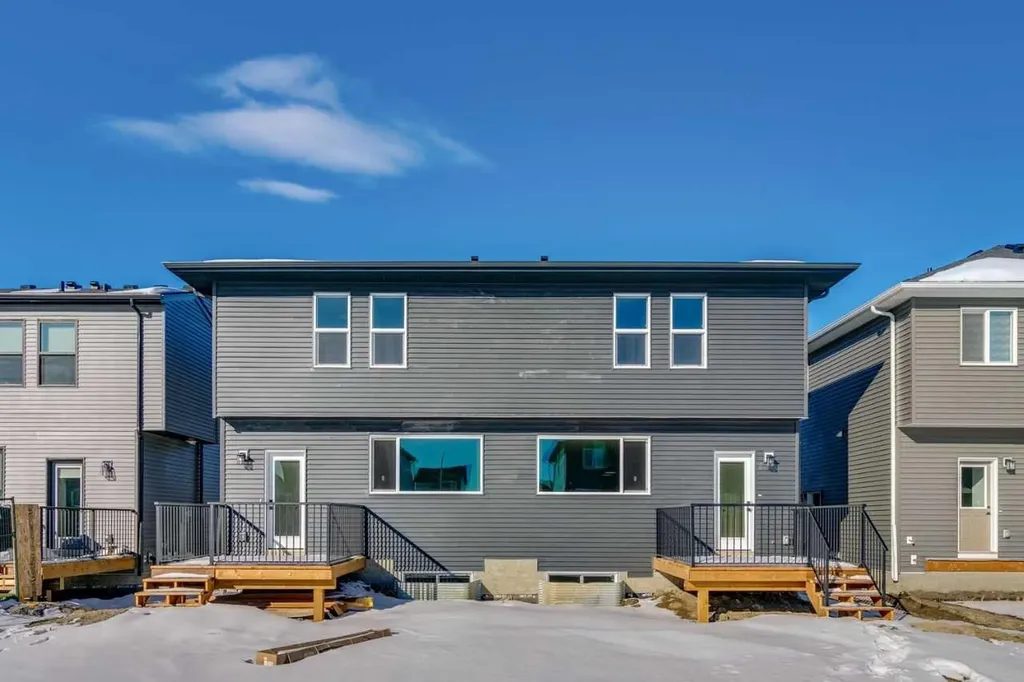 335 Fireside Drive Cochrane AB T4C 3E1