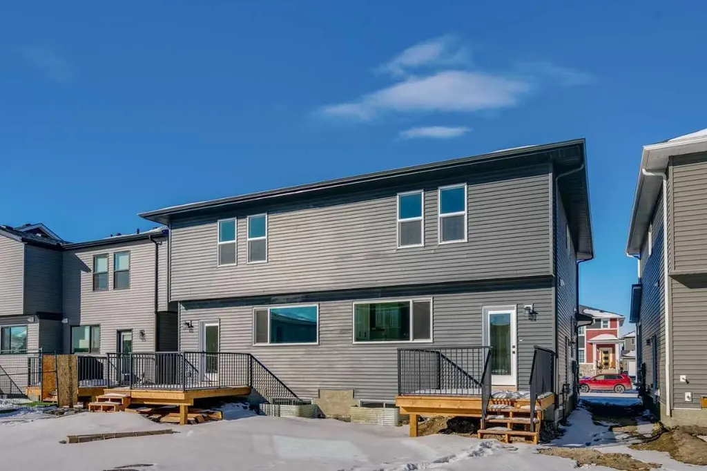 335 Fireside Drive Cochrane AB T4C 3E1