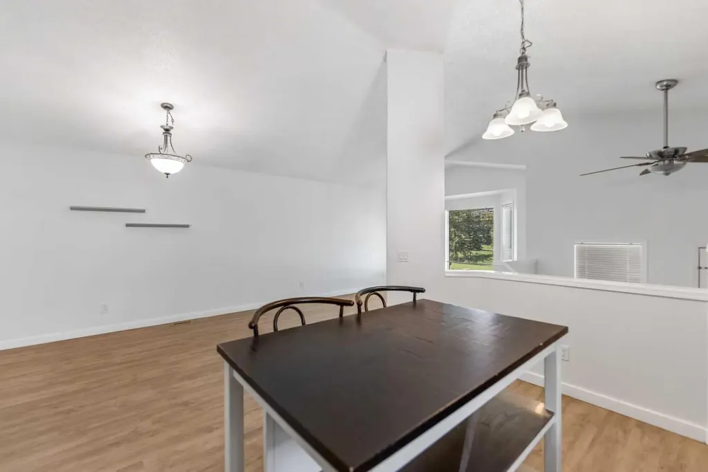 15 Erin Green Way SE Calgary AB T2B 3C2