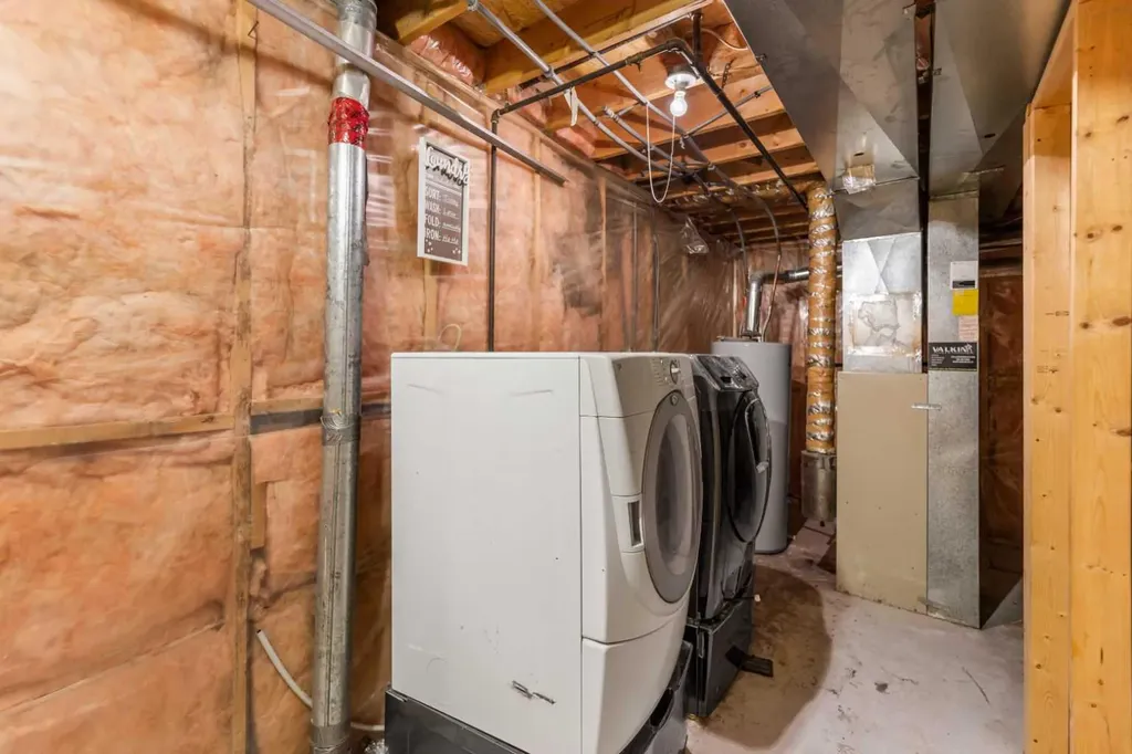 15 Erin Green Way SE Calgary AB T2B 3C2