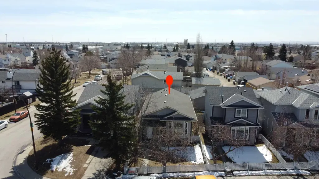 15 Erin Green Way SE Calgary AB T2B 3C2