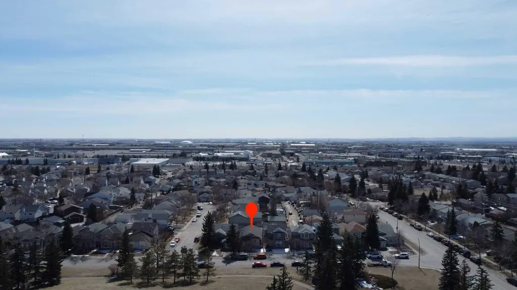 15 Erin Green Way SE Calgary AB T2B 3C2