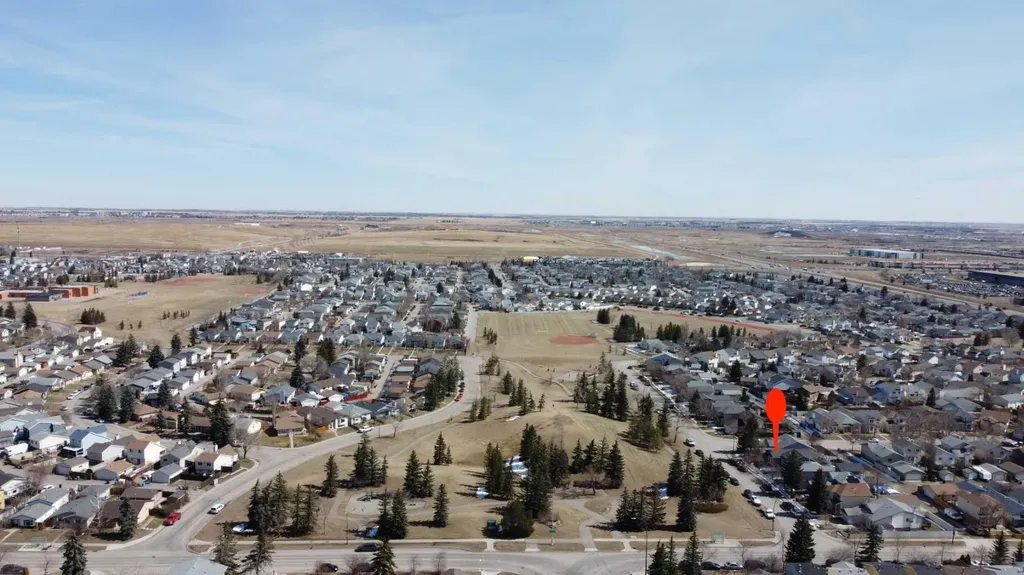 15 Erin Green Way SE Calgary AB T2B 3C2