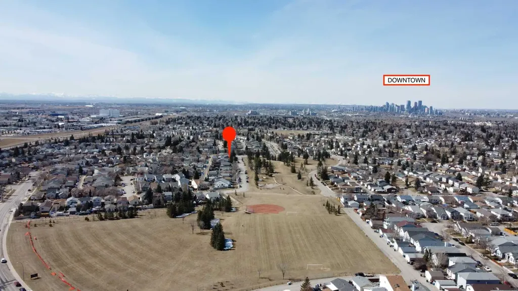15 Erin Green Way SE Calgary AB T2B 3C2