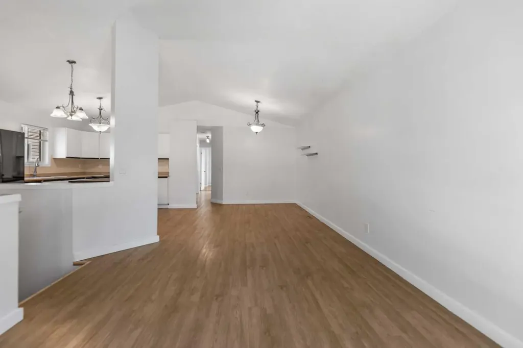 15 Erin Green Way SE Calgary AB T2B 3C2