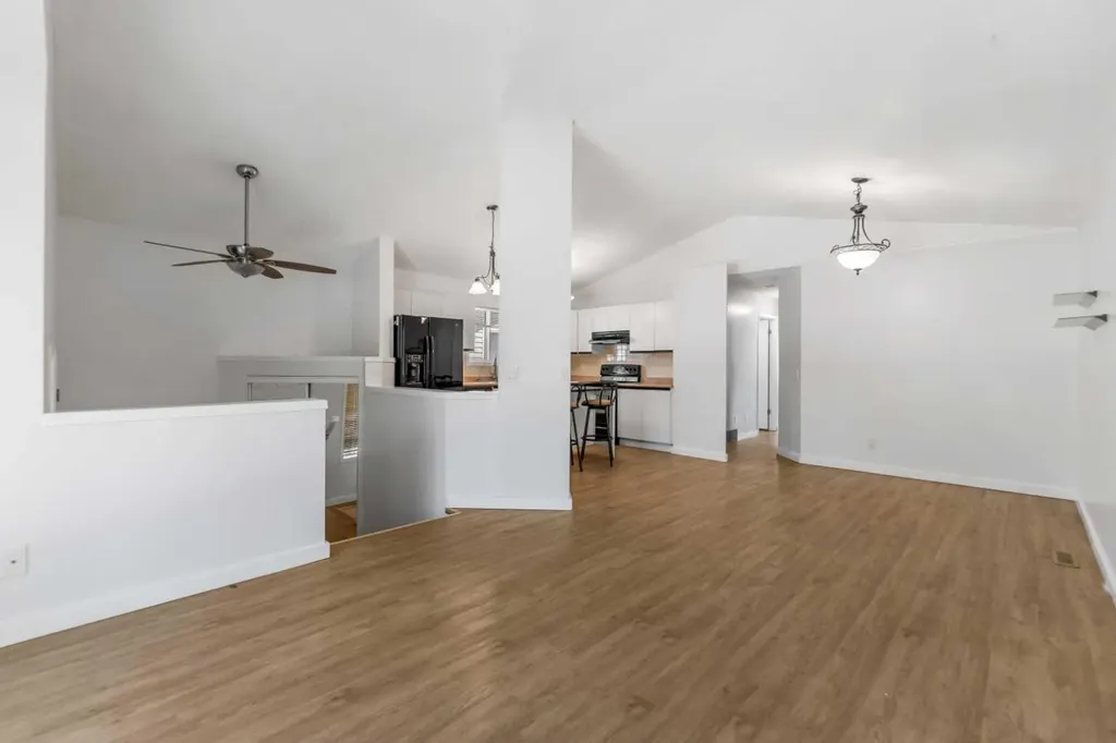 15 Erin Green Way SE Calgary AB T2B 3C2