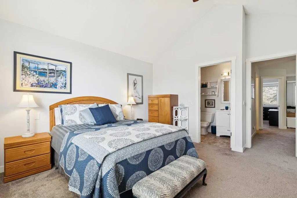 20 Stradwick Rise SW Calgary AB T3H 3H1