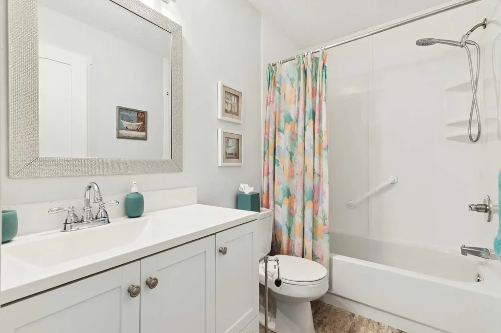 20 Stradwick Rise SW Calgary AB T3H 3H1