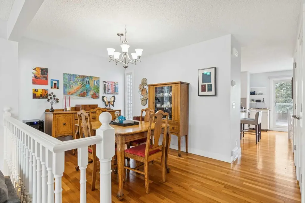 20 Stradwick Rise SW Calgary AB T3H 3H1