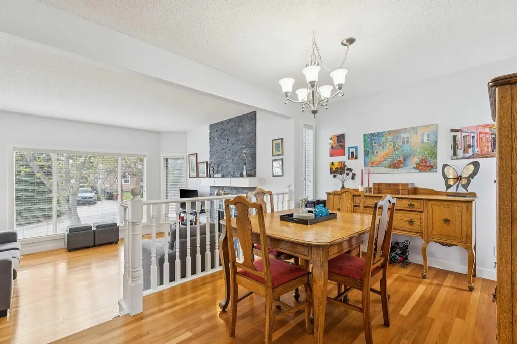 20 Stradwick Rise SW Calgary AB T3H 3H1
