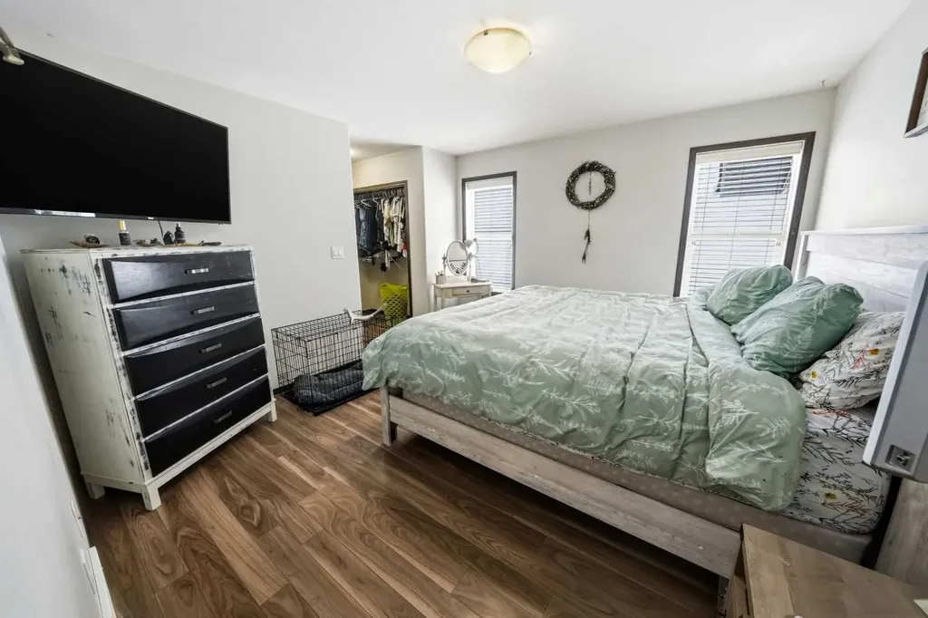 15 Logan Court Sylvan Lake AB T4S 2P4