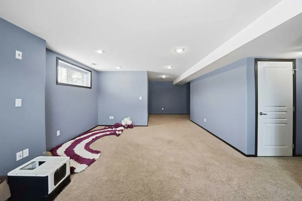 15 Logan Court Sylvan Lake AB T4S 2P4