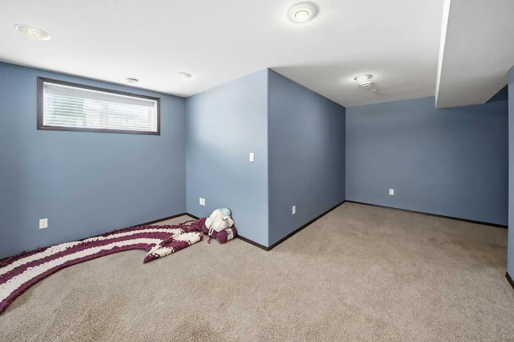 15 Logan Court Sylvan Lake AB T4S 2P4