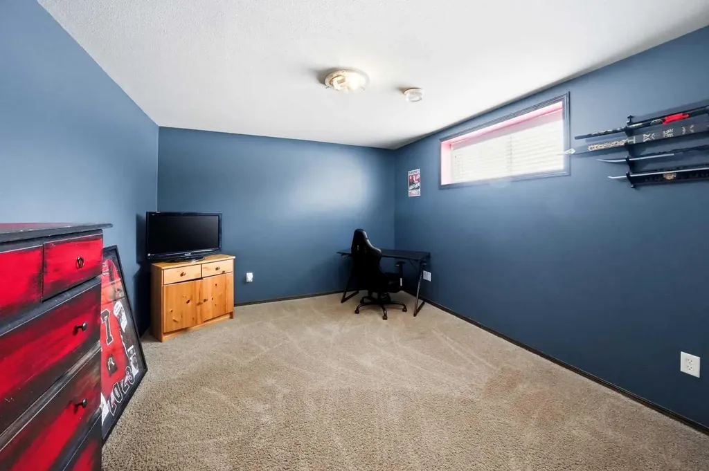 15 Logan Court Sylvan Lake AB T4S 2P4